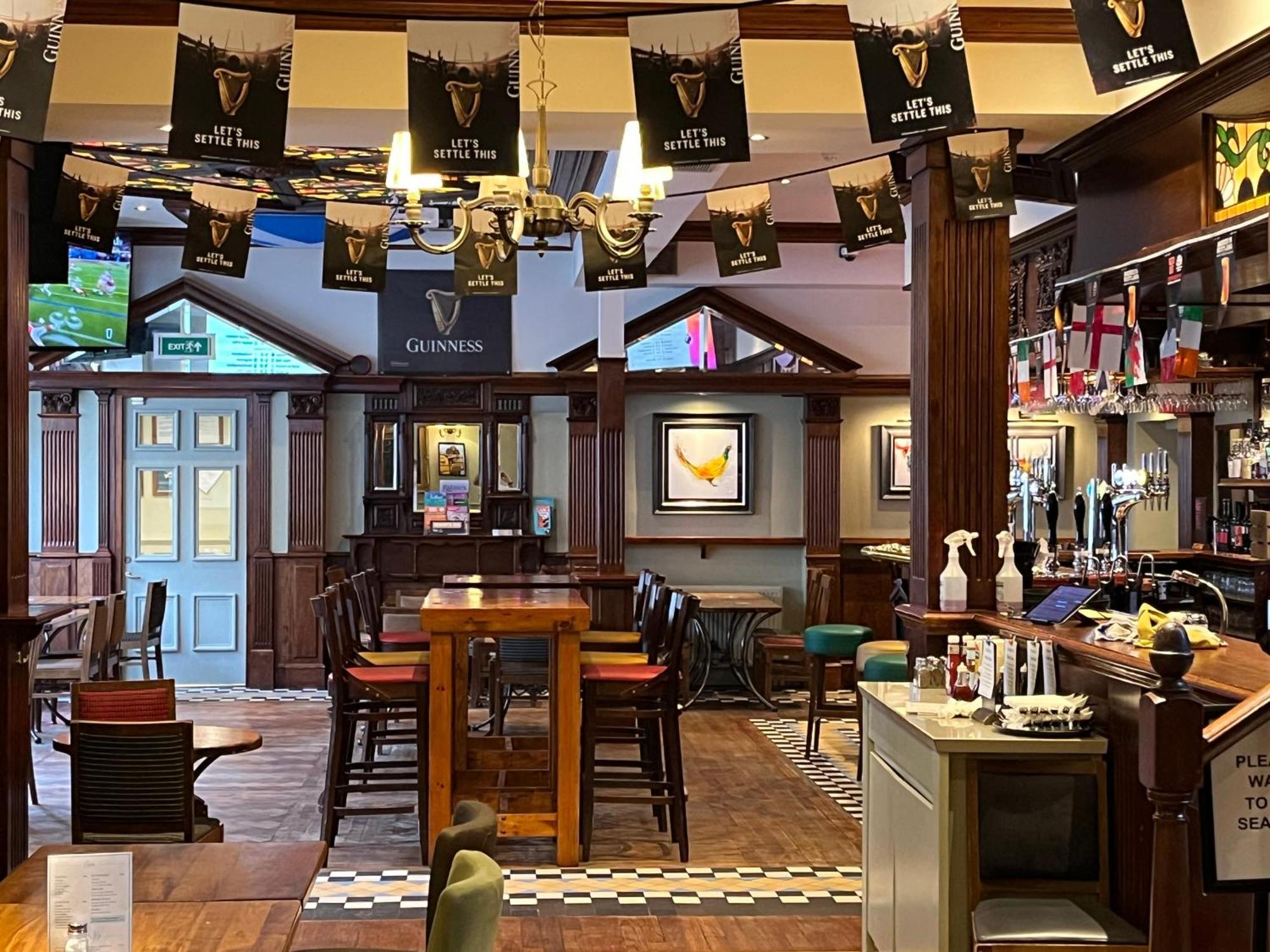 אברדין The Globe Inn מראה חיצוני תמונה